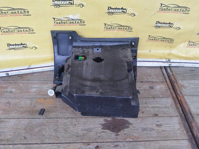 Бардачок JYQ4KS Peugeot 207 undefined