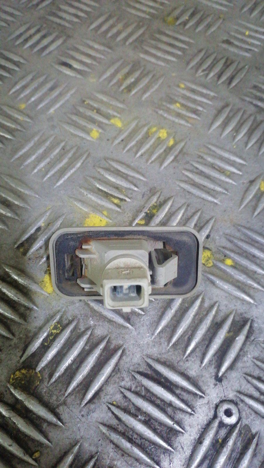 Подсветка номера 8BV390 Toyota Corolla - Фото 2