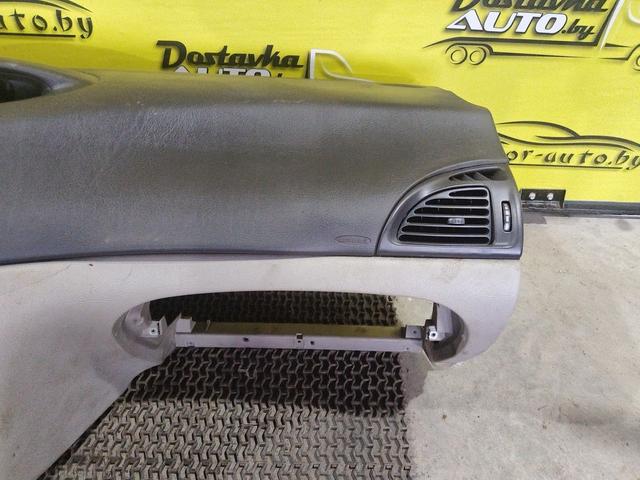 Панель передняя салона (торпедо) R4W0BG Citroen C5 undefined