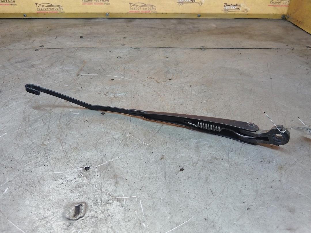 Щеткодержатель задний 3P83HI Volkswagen Caddy купить