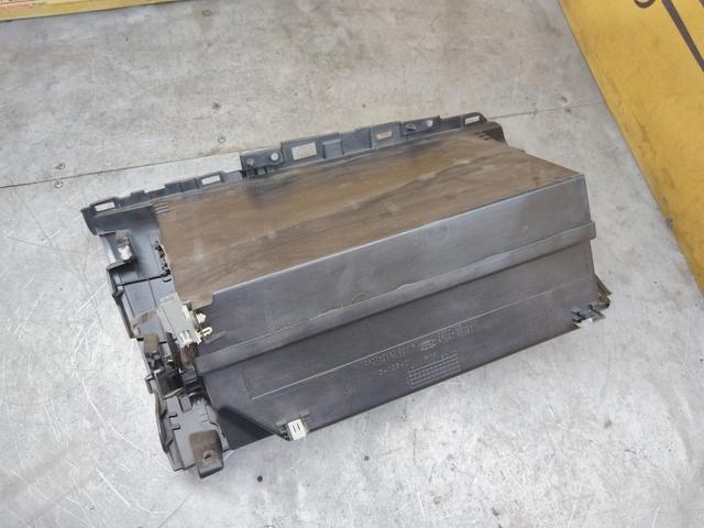 Бардачок HS3MG4 Ford Fusion купить с доставкой. Огромный выбор салонов. У нас есть практически все.