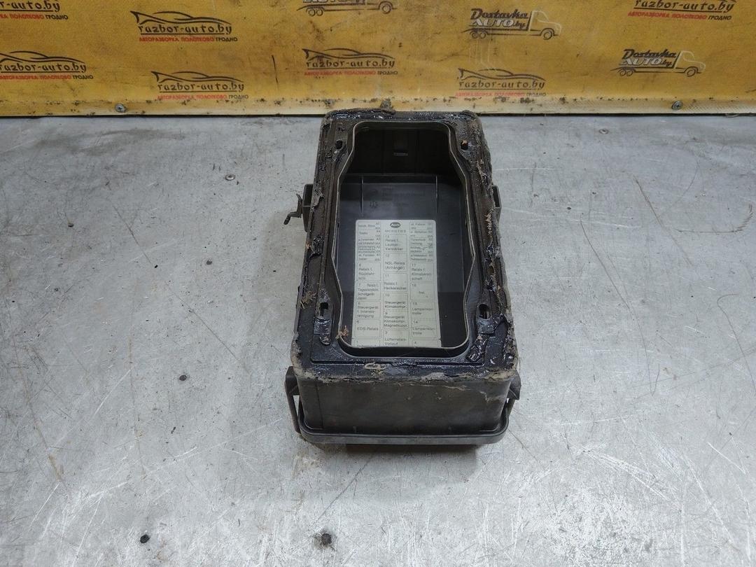 Крышка блока предохранителей QRYFH0 Audi 100 купить в магазине запчастей бу