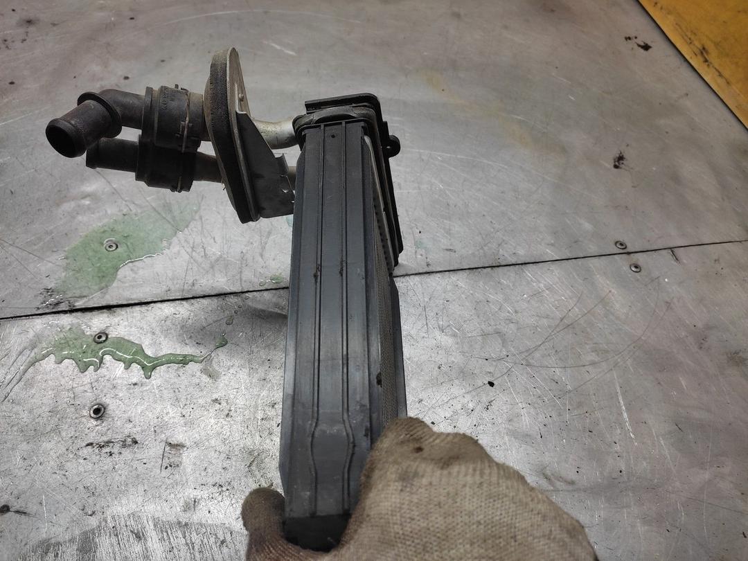 Радиатор отопителя (печки) PF981U Audi A3 - Фото 3