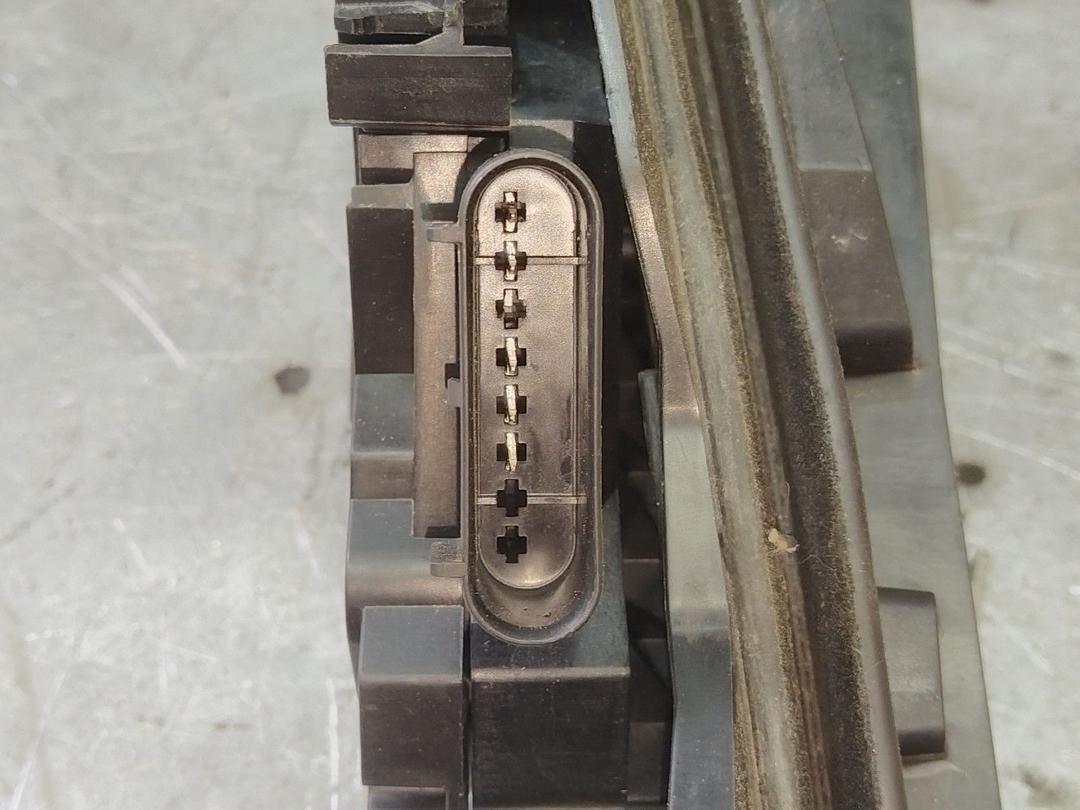 Замок двери задней левой 4EBRWI Ford Fusion undefined