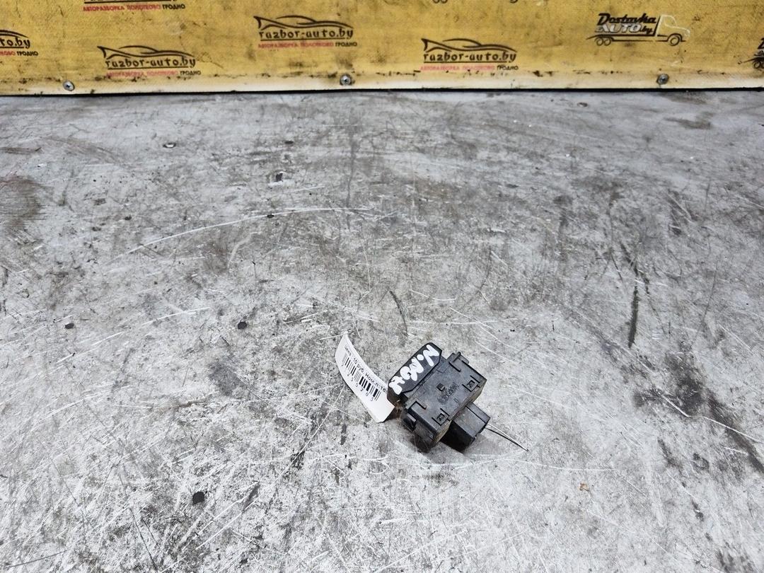 Кнопка (выключатель) L6B7P4 Nissan Note купить с доставкой