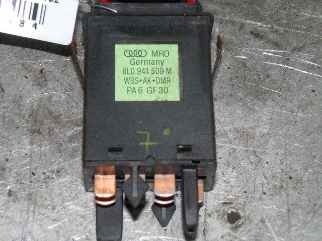 Кнопка аварийной сигнализации D5MH67 Audi A3 купить с доставкой