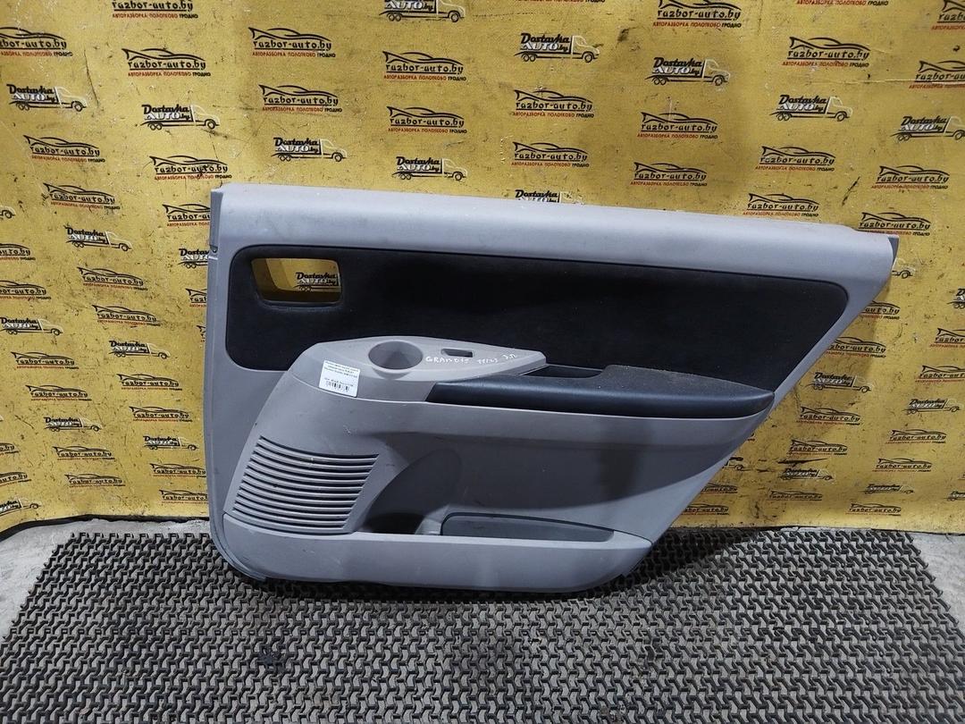 Обшивка двери задней правой (дверная карта) RJEU5Y Mitsubishi Grandis купить