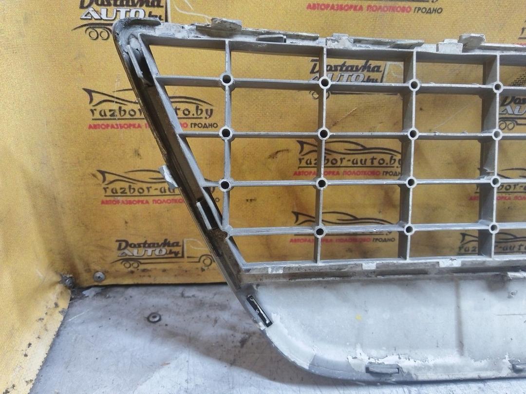 Заглушка (решетка) в бампер передний 0DW468 Ford Mondeo undefined