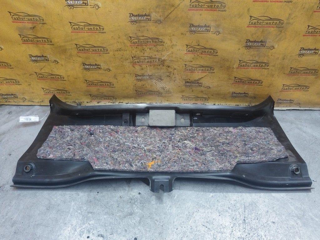 Накладка замка багажника R8Q0UJ Fiat Linea - Фото 5