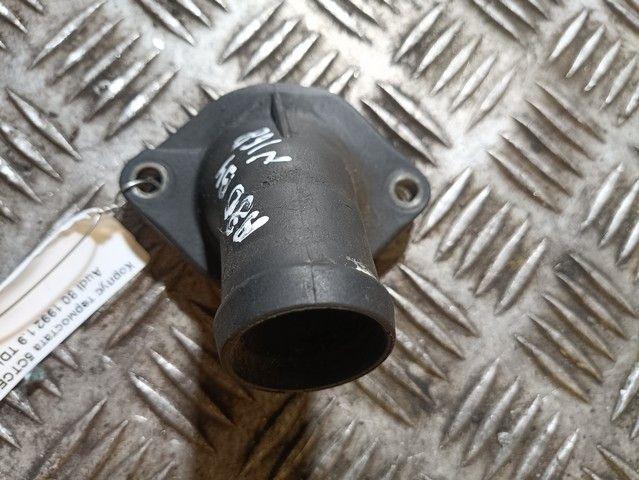 Фланец (тройник) системы охлаждения OY1YR9 Audi 80