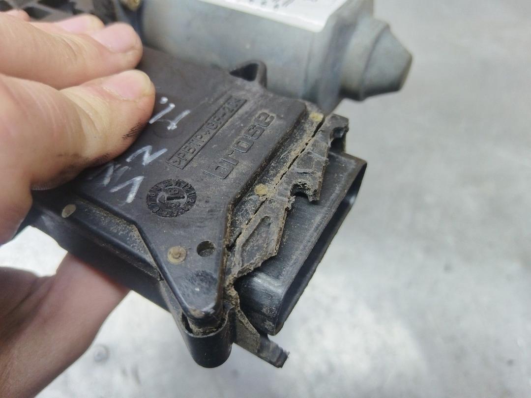 Стеклоподъемник электрический передний правый 6ZTGAP Volkswagen Passat - Фото 7