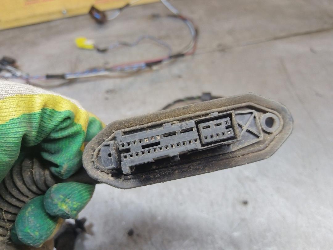 Проводка двери передней правой 6US8N4 BMW 5 E39 купить