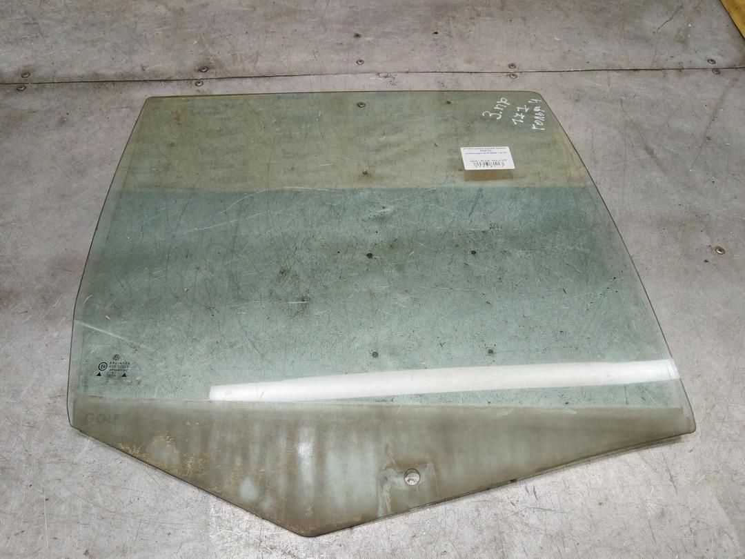 Стекло двери задней правой K997TW Volkswagen Golf