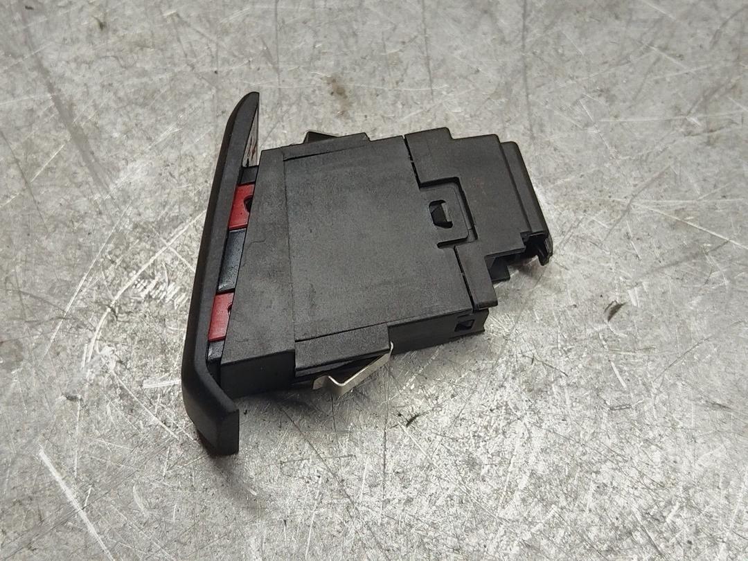 Кнопка аварийной сигнализации Q82E1U Ford Fusion купить