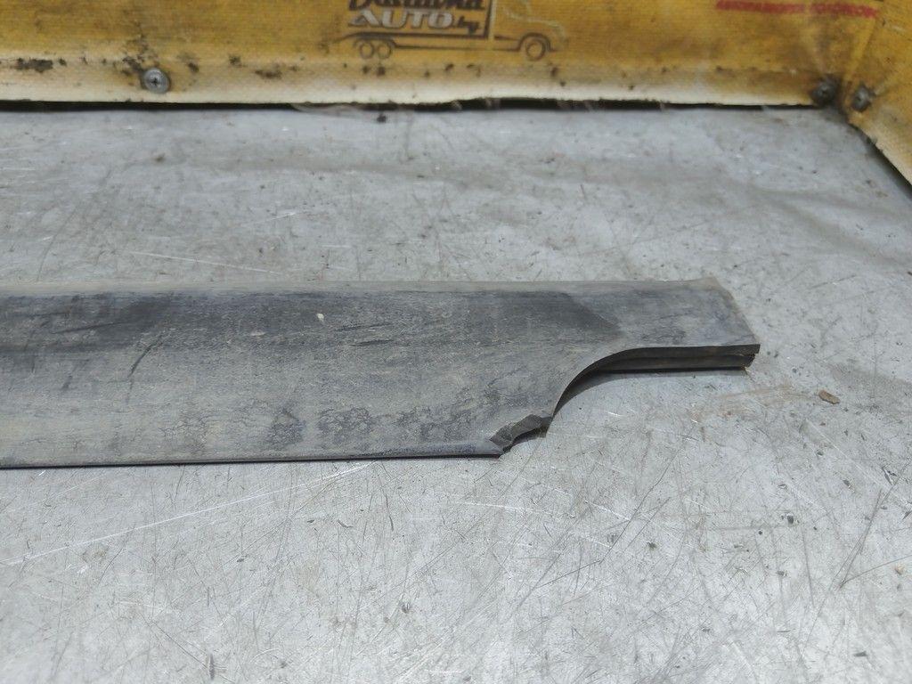 Молдинг двери передней правой T3DCBE Audi 100 - Фото 3