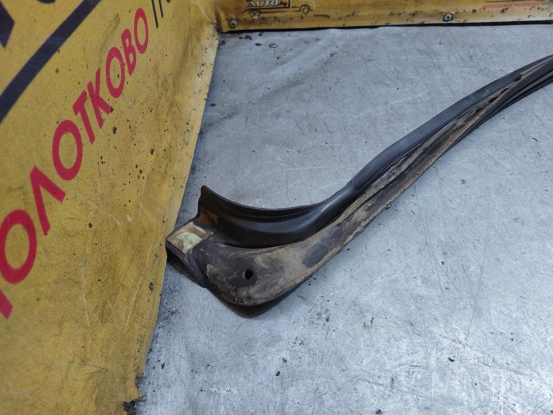 Уплотнитель 80ZVU6 Fiat Punto купить на авторазборке