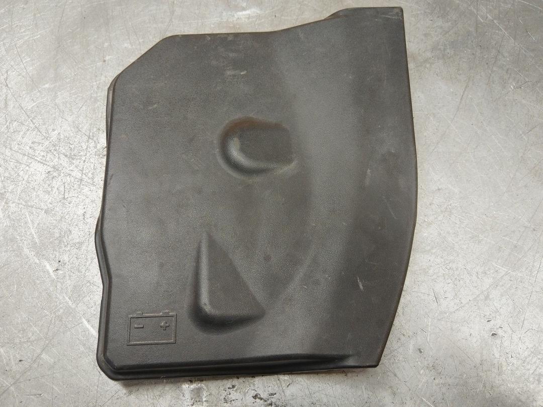 Крышка аккумулятора QQ3I3W Volvo XC70