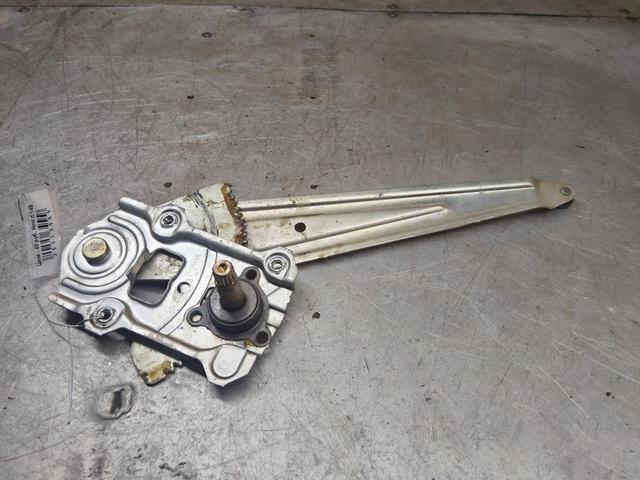 Стеклоподъемник задний правый GJZYY8 Toyota Yaris Verso купить