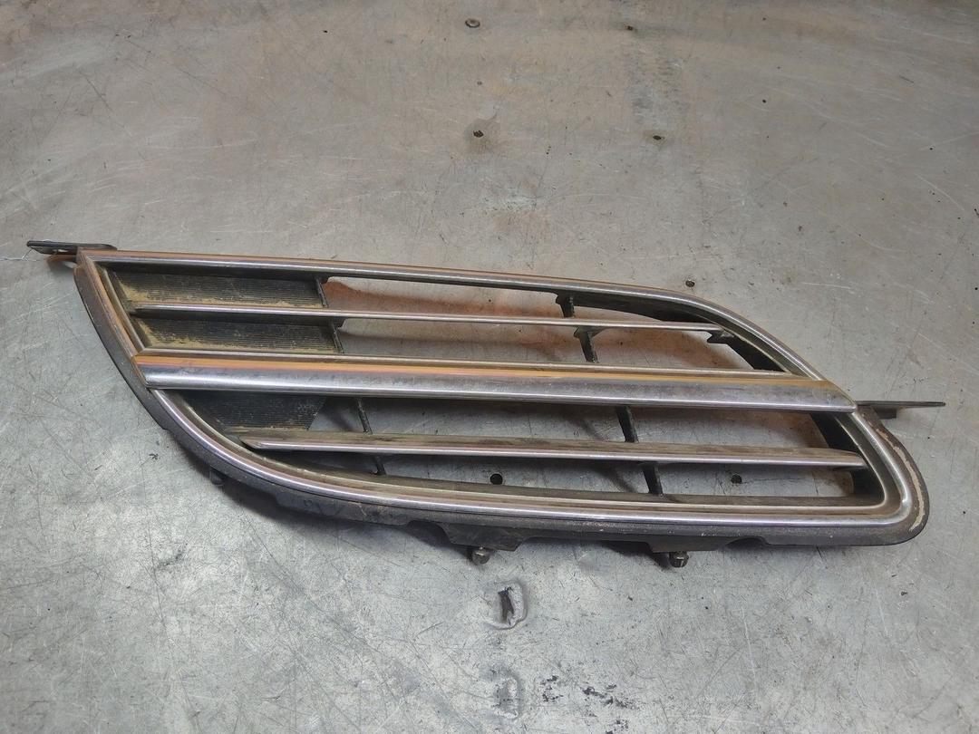Решетка радиатора C62TTU Nissan Almera Tino