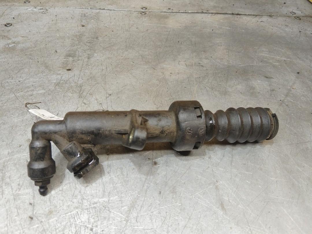 Цилиндр сцепления главный KMK2OP Peugeot 307 купить в магазине запчастей бу