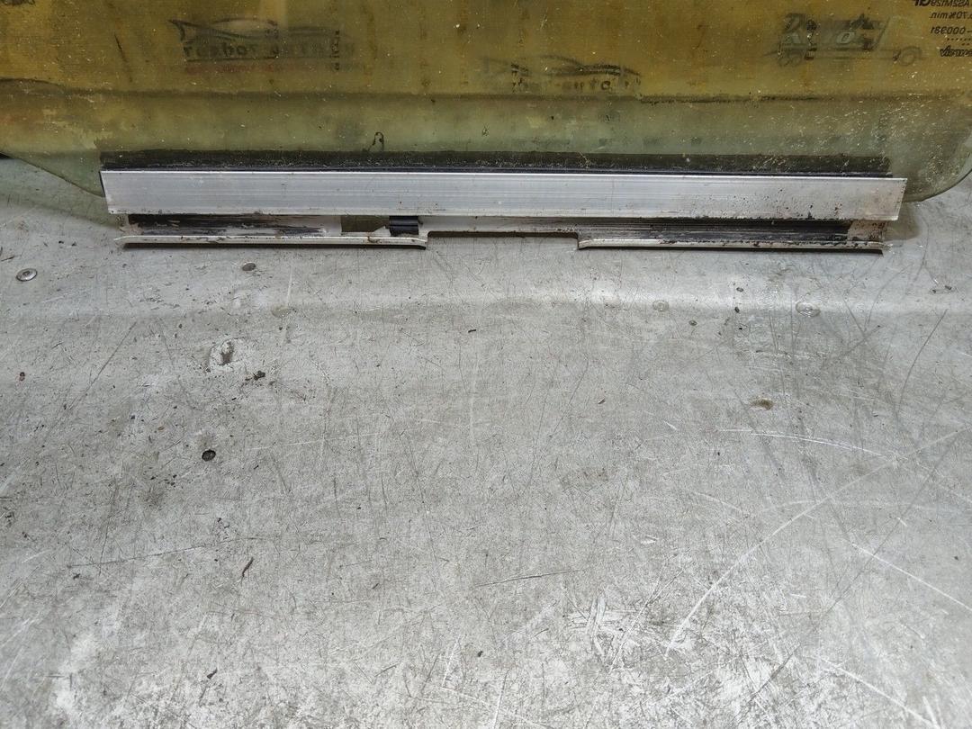 Стекло двери передней правой JXMS32 Opel Vectra купить в магазине запчастей бу