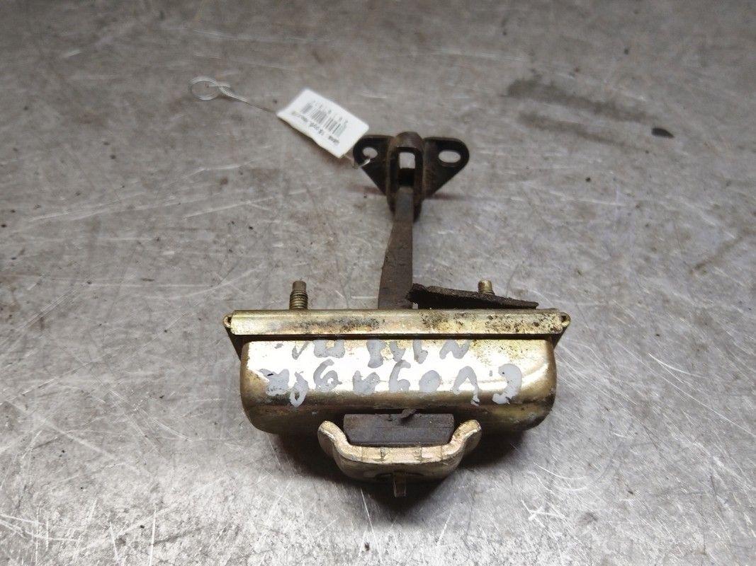 Ограничитель открывания двери передней 7A5JB6 Chrysler Voyager - Фото 3