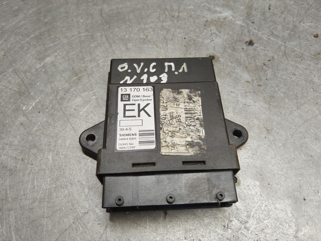 Блок управления двери передней левой T9N7P3 Opel Vectra