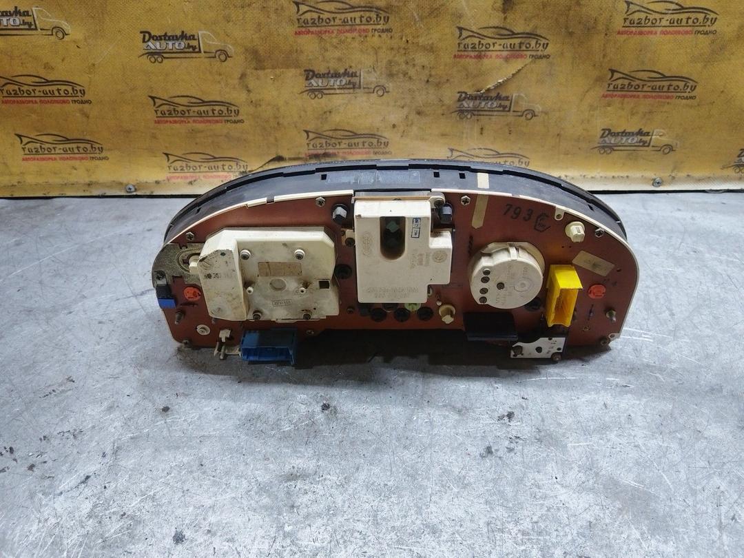 Щиток приборов (приборная панель) UB81ER Audi 80 купить