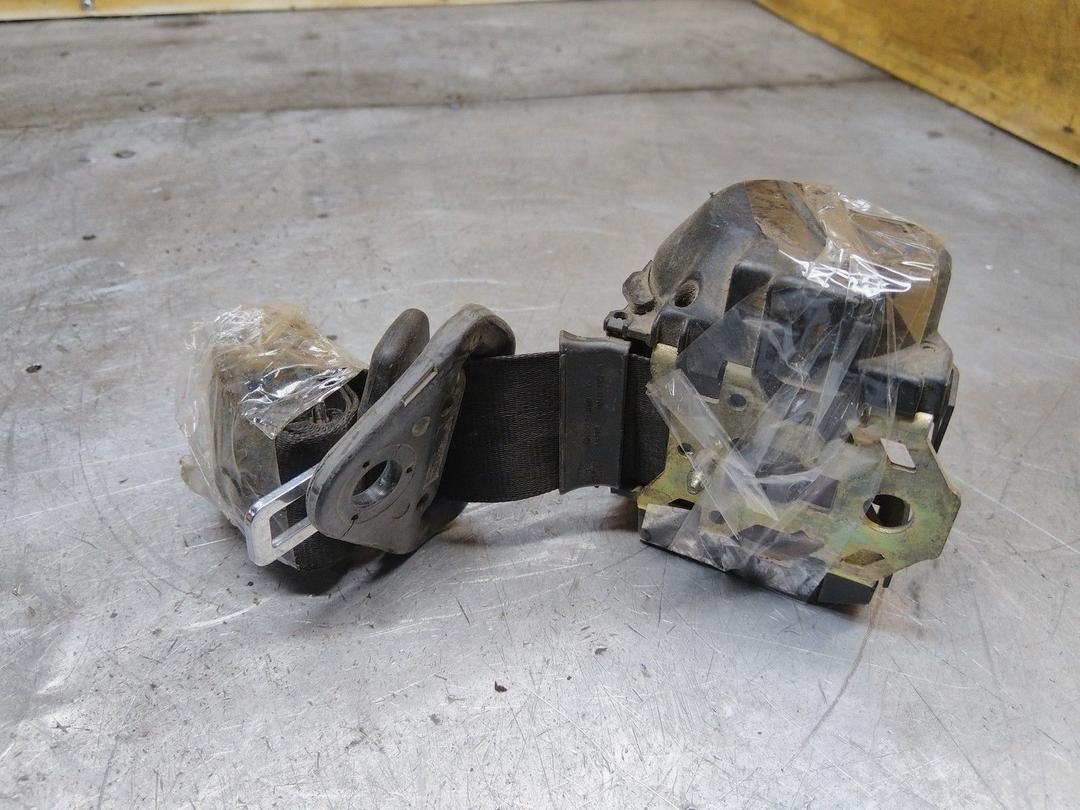 Ремень безопасности задний левый 0M842R Seat Toledo купить