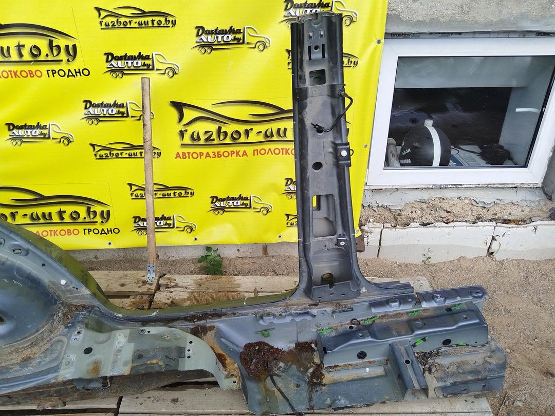 Стойка кузовная центральная левая FJ0IAL Volkswagen Touran купить в магазине запчастей бу