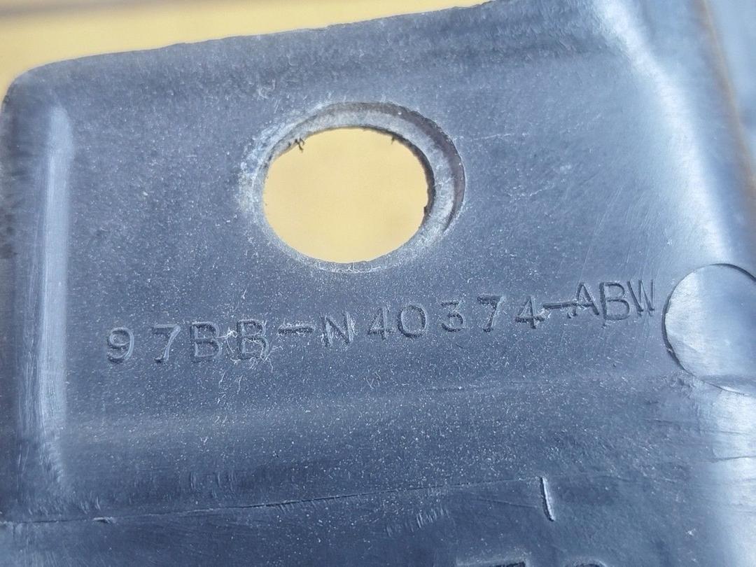 Накладка замка багажника YW9R1Z Ford Mondeo - Фото 6