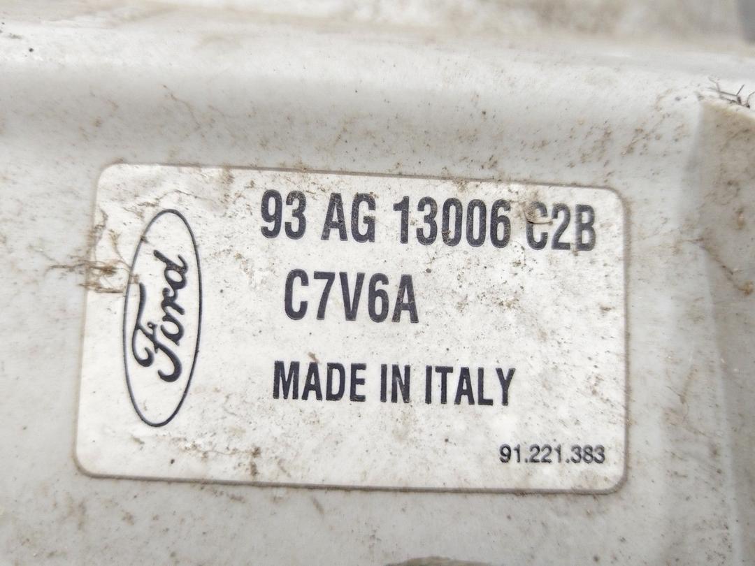 Фара правая 6MWJDM Ford Escort купить на авторазборке