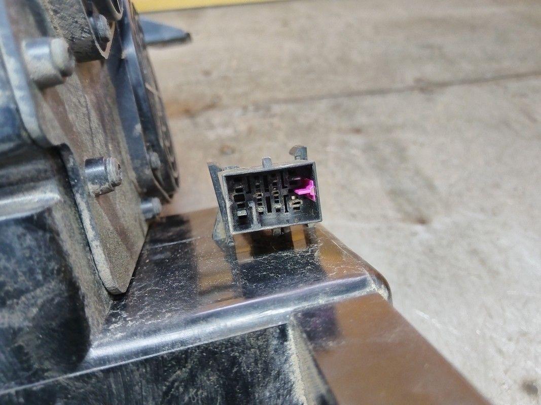 Сабвуфер YA7YE1 Audi A3 купить в магазине запчастей бу