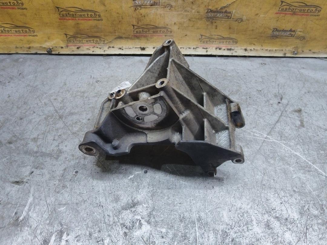 Кронштейн генератора 08UMEJ Peugeot 406 - Фото 3