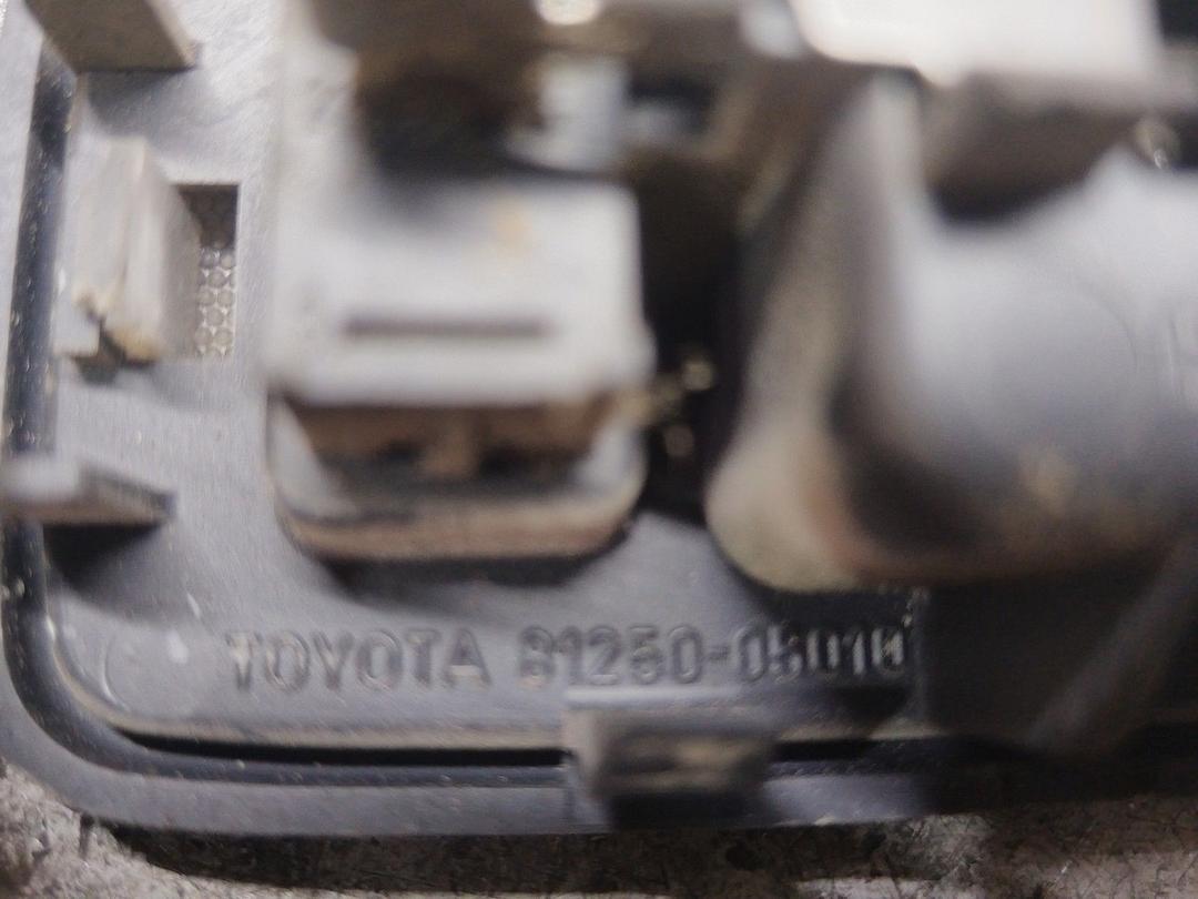 Фонарь салона (плафон) NM2Y13 Toyota Corolla купить в магазине запчастей бу