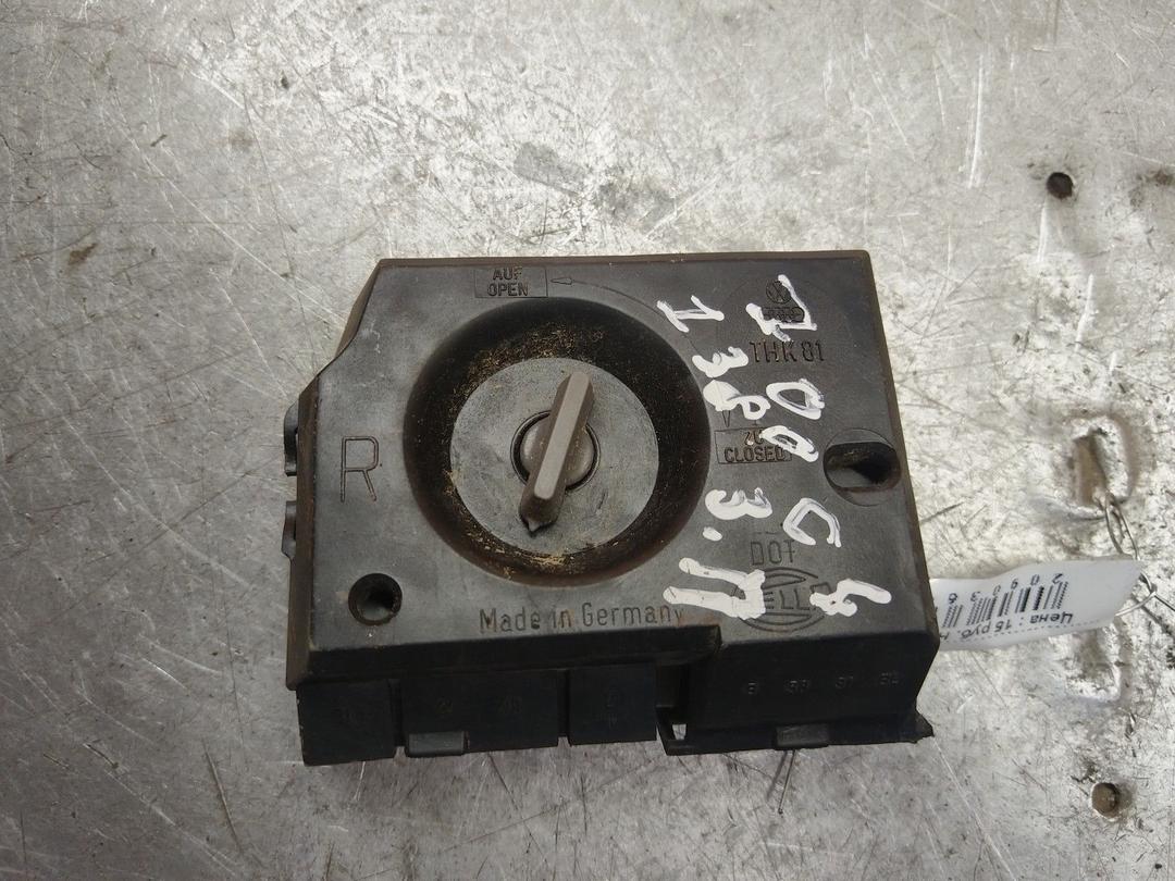 Панель (плата) фонаря заднего правого T5PUJ3 Audi 100 - Фото 1