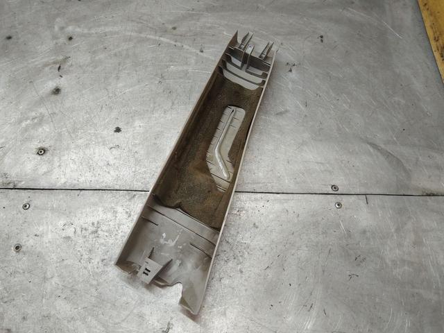 Обшивка стойки центральной правой CCEN70 Volvo V40 купить