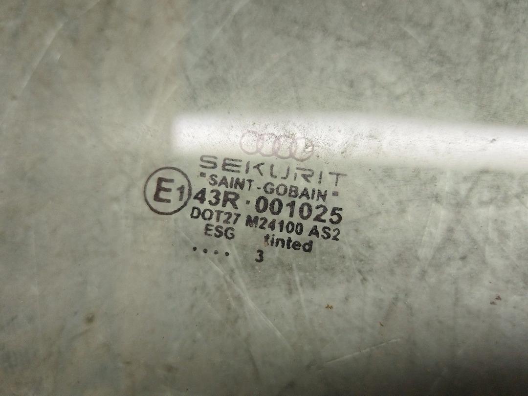 Стекло двери передней правой B5J4LT Audi A4 - Фото 2