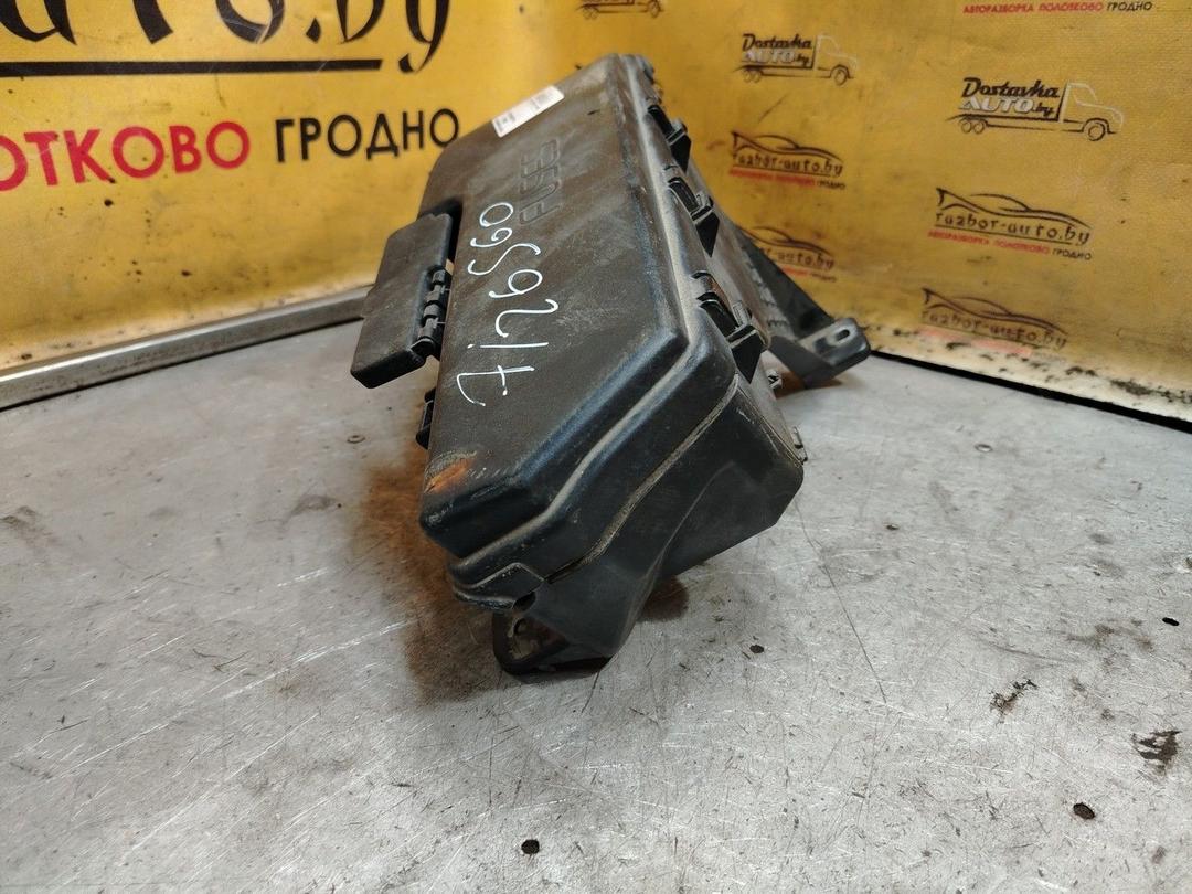 Короб предохранителей 6BNJJV Volvo S60 - Фото 3