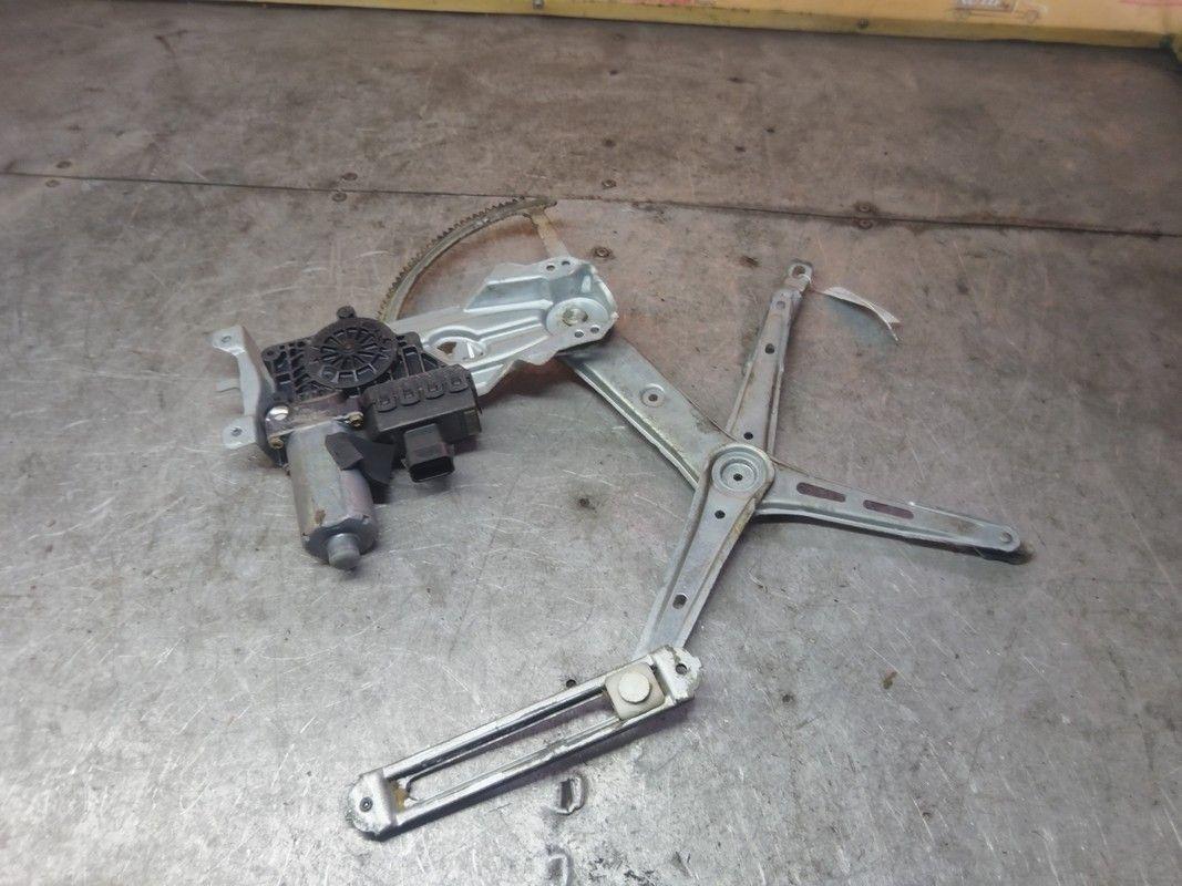 Стеклоподъемник электрический передний правый L0NB85 Opel Astra купить