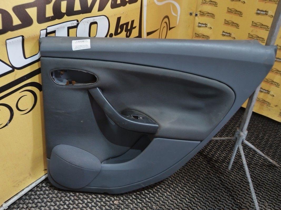 Обшивка двери задней правой (дверная карта) 5JSSOR Seat Altea