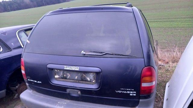 Замок двери задней правой 7Q4LI8 Chrysler Voyager