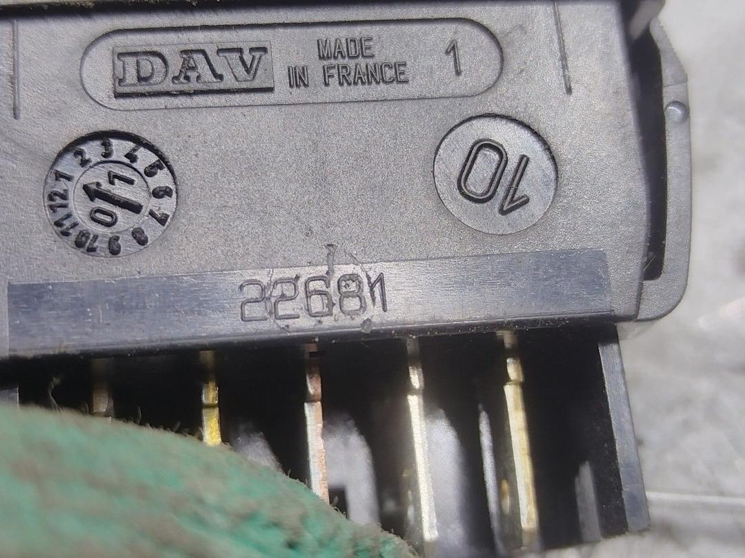 Кнопка стеклоподъемника переднего левого VKAT4Y Citroen Xsara Picasso - Фото 4