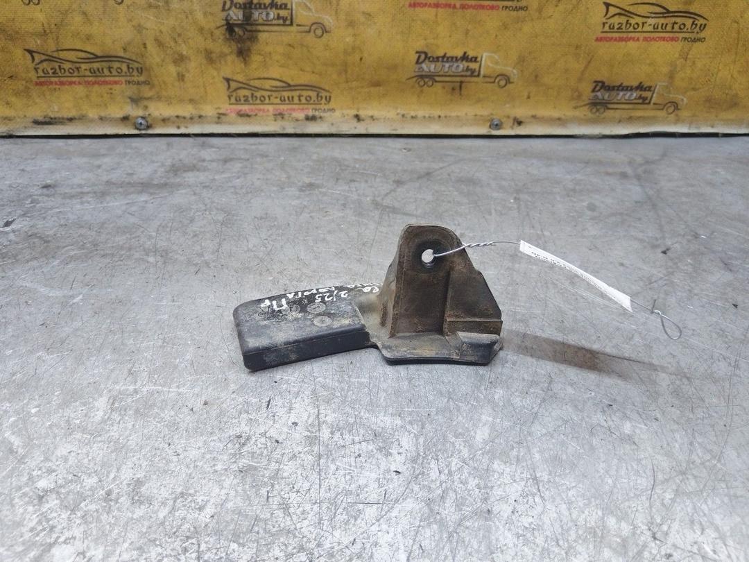 Заглушка порога FD6MCQ Toyota Corolla купить в магазине запчастей бу