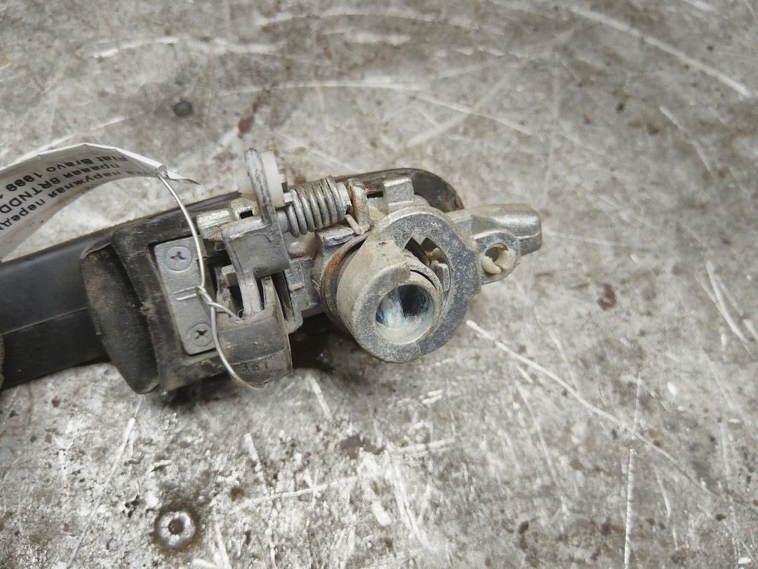 Ручка наружная передняя правая 8RTNDD Fiat Bravo купить в магазине запчастей бу