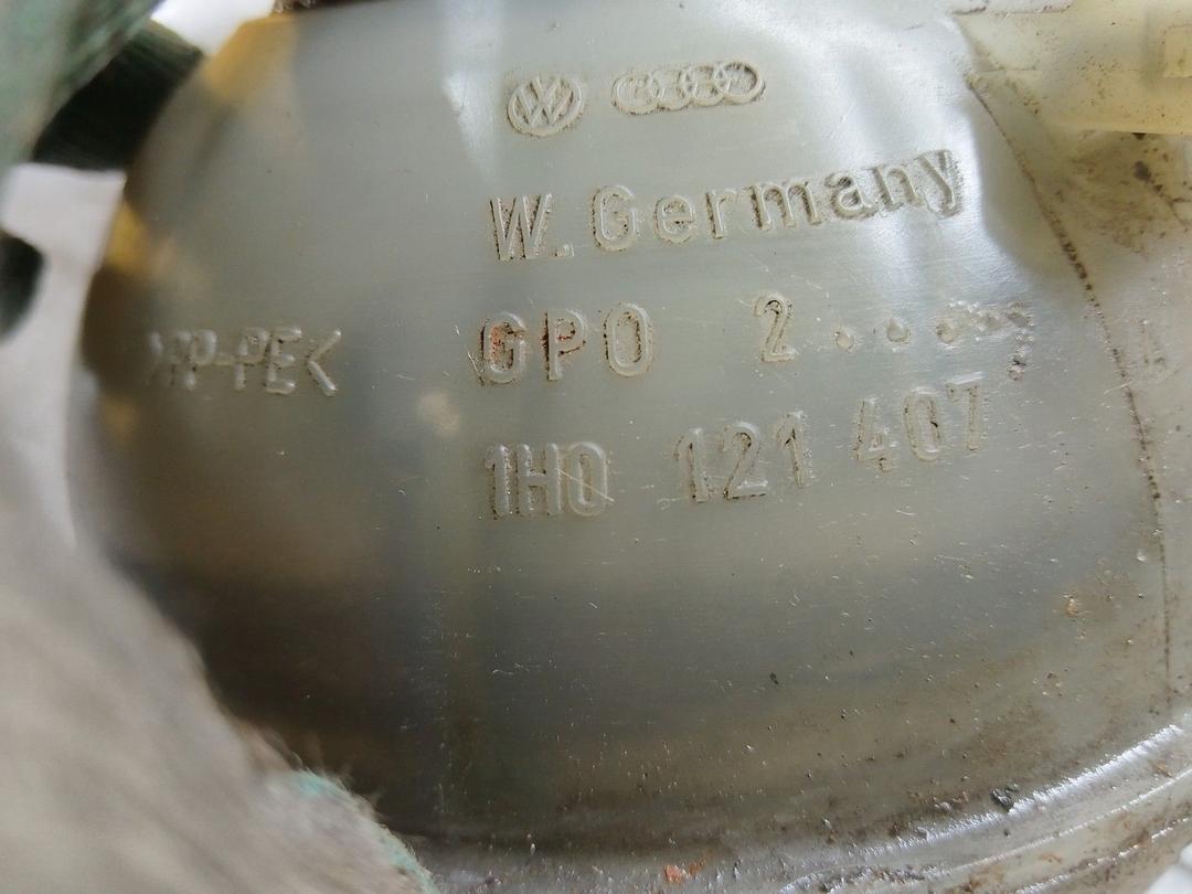 Бачок расширительный A8Q9VQ Volkswagen Passat - Фото 6