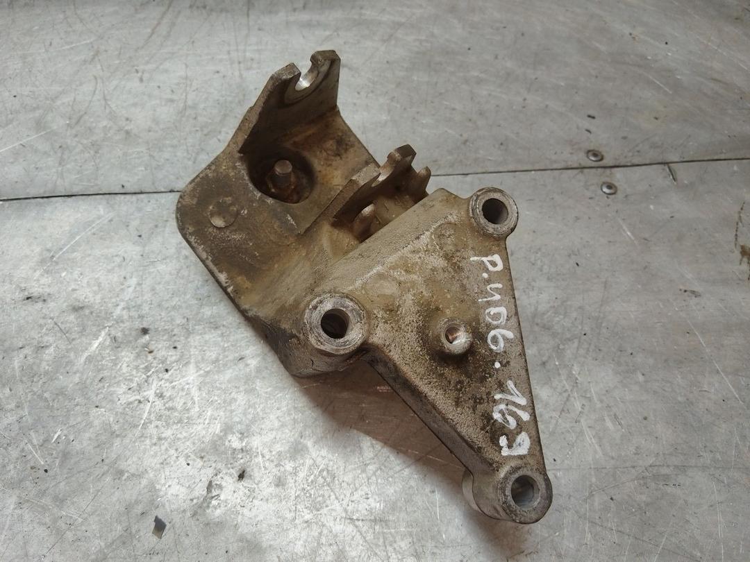 Кронштейн двигателя 6LNI1T Peugeot 406 купить