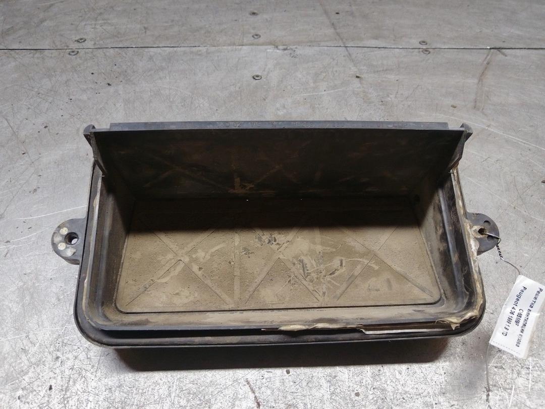 Решетка вентиляции кузова O6SM9F Peugeot 406