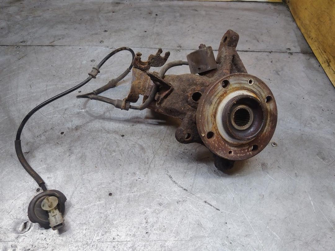 Кулак поворотный левый BWWD7H Citroen Xsara Picasso