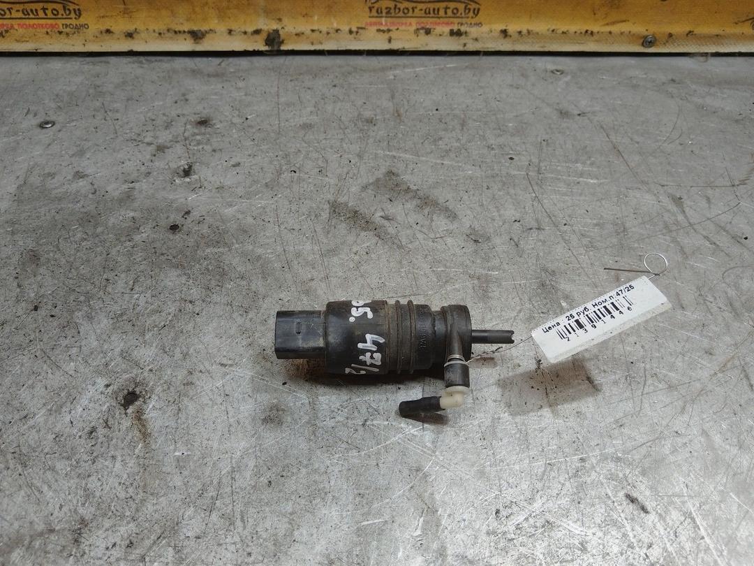 Насос (моторчик) омывателя стекла HI2KD3 Volkswagen Passat